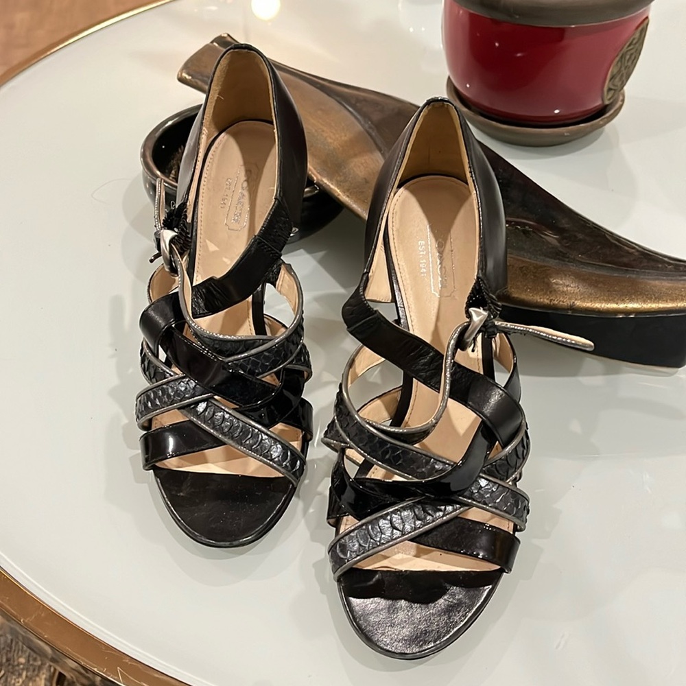 Coach Evie strappy leather pumps sz 7
